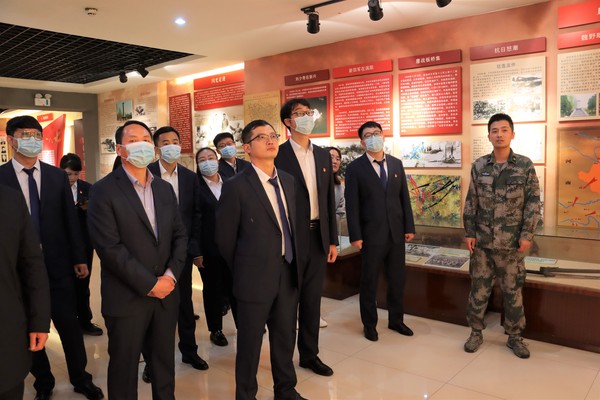 参观军史馆3.jpg